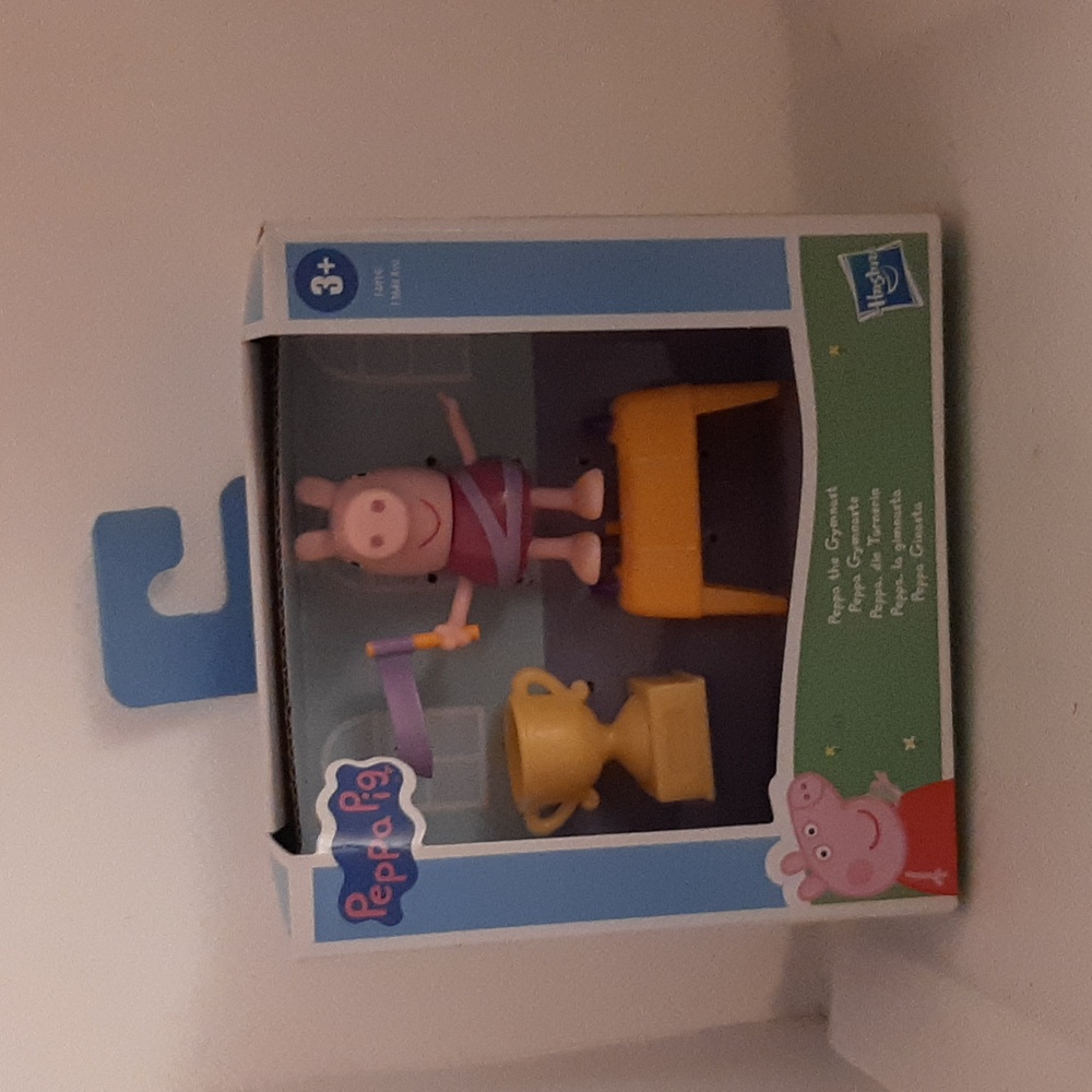 New Peppa Pig- Peppa The Gymnast Toy Figure And Accessories
